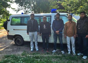 Polițiștii de frontieră au depistat patru indieni și un sirian care au încercat să intre fraudulos în România