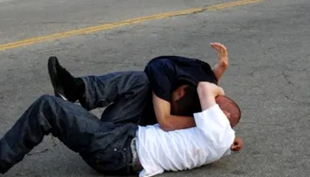 Bărbat bătut de cel pe care l-a ajutat toată ziua la treburile gospodărești