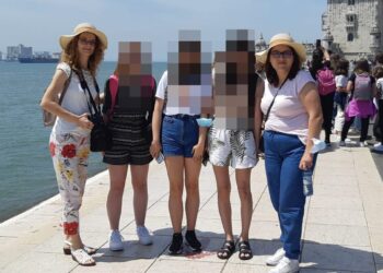 Două profesoare au abandonat-o pe o adolescentă din Sălaj într-un aeroport din Portugalia