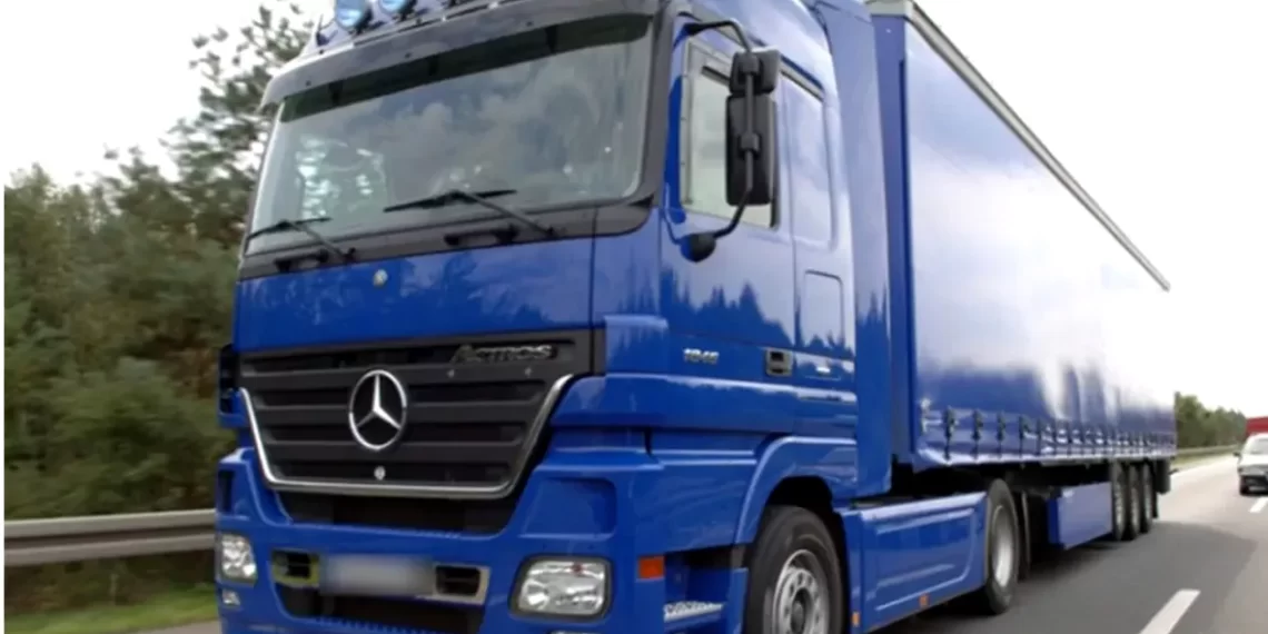 TIR-ist român bătut cu ranga într-o parcare din Italia