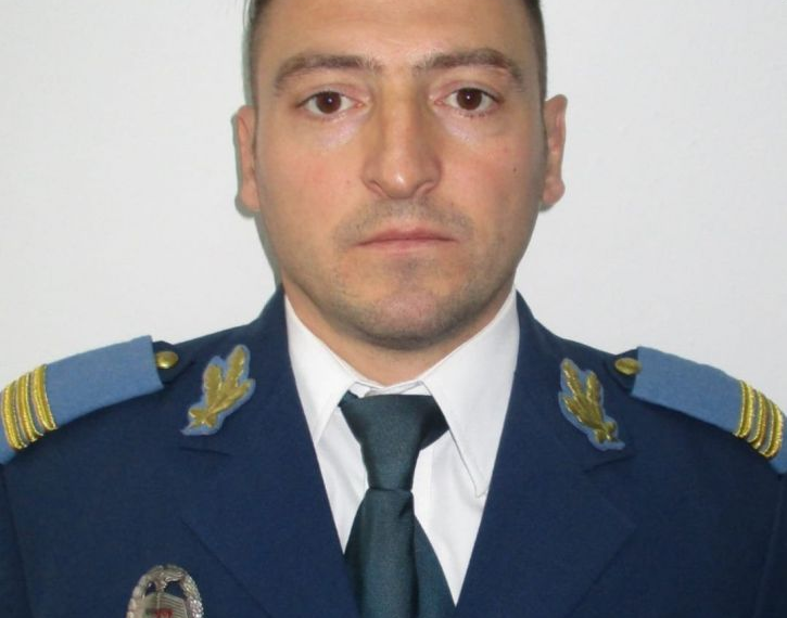Un militar român în vârstă de 38 de ani a murit în timpul unui exercițiu de parașutare