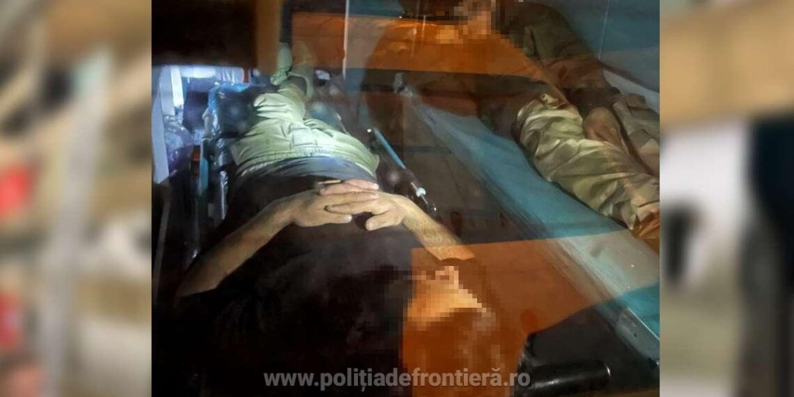 Doi afgani descoperiți ascunși într-o ambulanță trimisă din Turcia pentru Ucraina