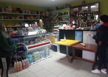 Patroana unui magazin alimentar din Stulpicani a fost bătută de un client pus pe scandal