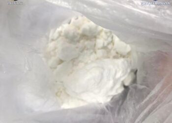 DIICOT le-a stricat socotelile a doi dealeri din Iași, care au cumpărat circa 160 de grame de cocaină de la un individ din Siret