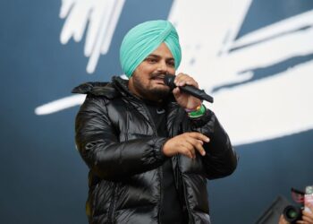 Un rapper indian, care anul trecut a intrat în politică, a fost împușcat 24 de gloanțe după un atac armat asupra mașinii sale