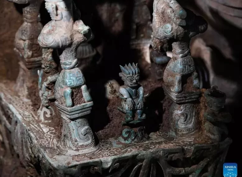 O comoară cu peste 13.000 de obiecte mai vechi de trei milenii au fost descoperite în China