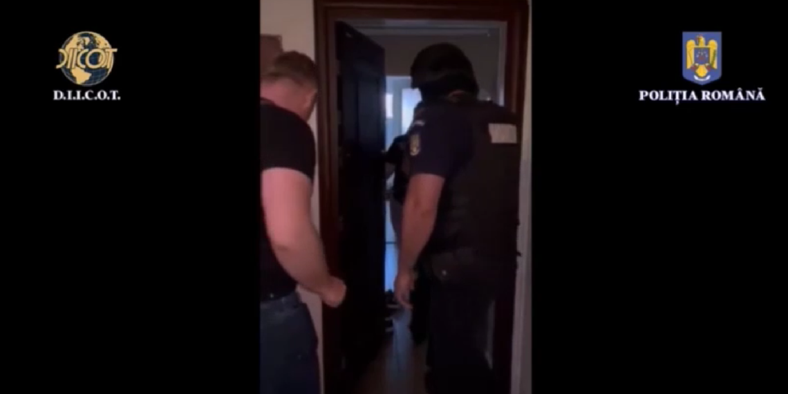 Trei dealeri de droguri au fost reținuți pentru 24 de ore