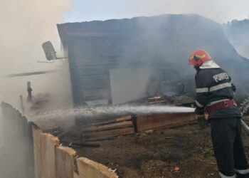 Pagube de 90.000 de lei produse de un incendiu izbucnit la o gospodărie din Slătioara