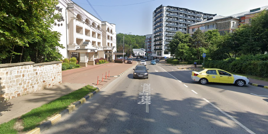 Biciclist ajuns la spital, după ce s-a oprit în mașina care circula în fața sa