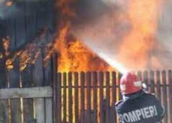 Incendiu izbucnit la o gospodărie din Câmpulung Moldovenesc din cauza unei candele