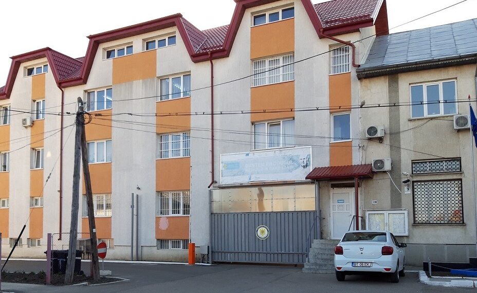 Un bărbat, cunoscut pentru că și-a bătut calul cu sălbăticie, a intrat în Penitenciarul Botoșani pentru o condamnare de doi ani și opt luni de închisoare