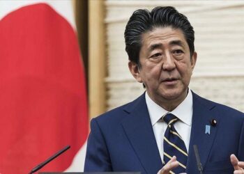 Cel mai longeviv premier al Japoniei, Shinzo Abe, a fost asasinat în timpul unui miting electoral. Vezi povestea celui ce a încercat să scoată economia din deflația cronică prin politicile sale îndrăznețe