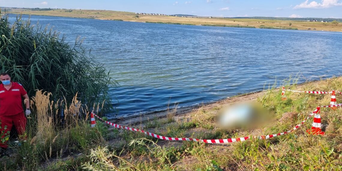 Corpul tânărului înecat în acumularea Lipoveni, găsit după patru zile de căutări