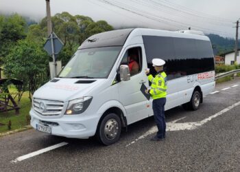 Polițiștii suceveni au aplicat 21 de sancțiuni contravenționale cu ocazia unei acțiuni blitz pentru siguranța transportului public și identificarea piraților rutieri