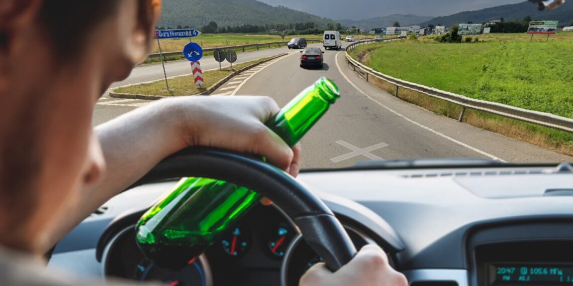 Șofer cu alcoolemie de 1,08 mg/l, reținut pentru 24 de ore după ce a produs un accident rutier în sensul giratoriu din Păltinoasa