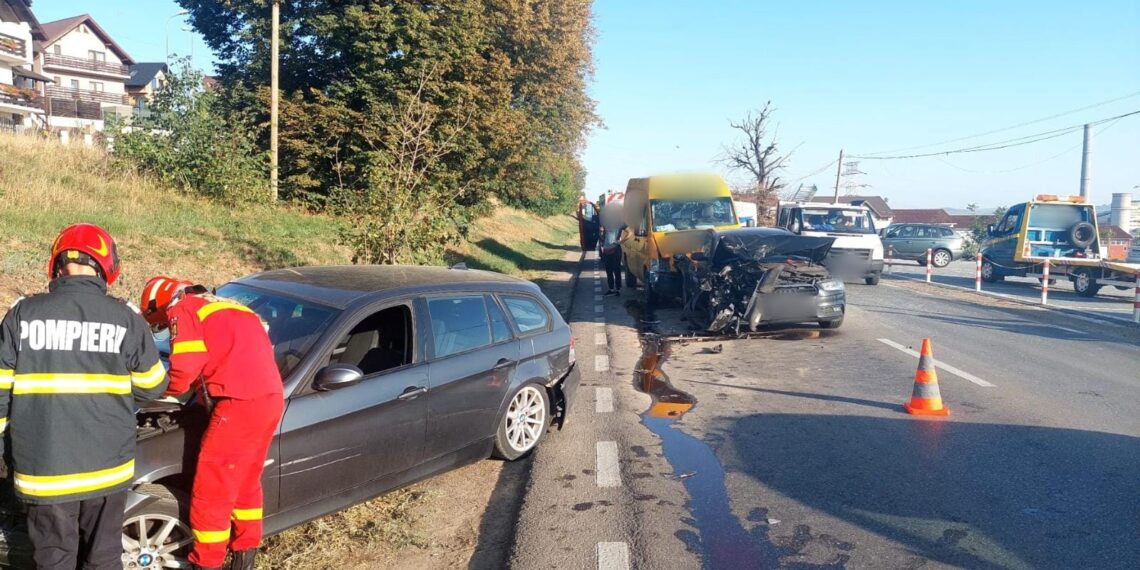 FOTO Carambol între patru autovehicule pe ieșire din Suceava spre Salcea