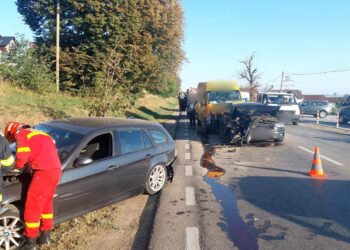 FOTO Carambol între patru autovehicule pe ieșire din Suceava spre Salcea