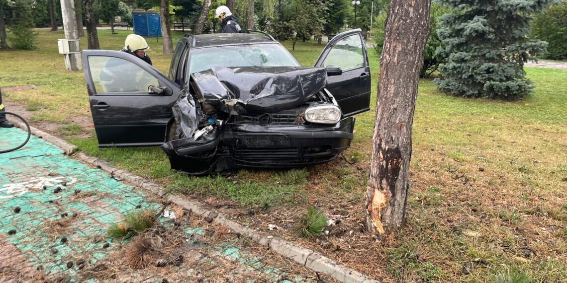 FOTO Accident rutier în fața Stadionului Areni. Un tânăr de 19 ani a ajuns la spital