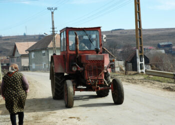 Dosar penal pentru un tractorist din Frătăuții Vechi, beat și fără permis, care a fost implicat într-un accident rutier