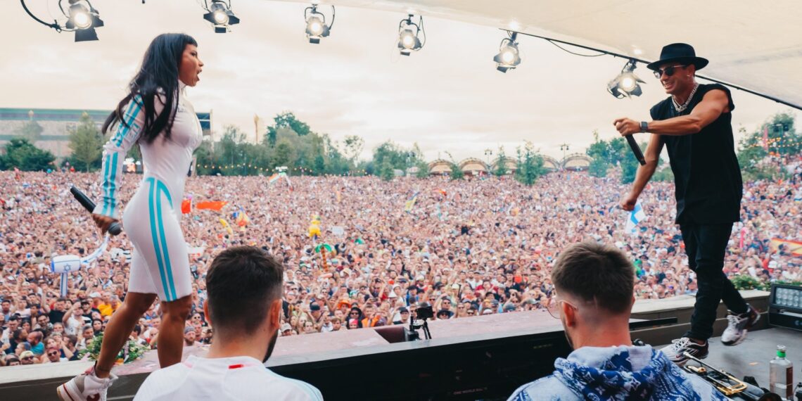 Inna, primul artist român care a cântat pe scena de la Tomorrowland, în fața a 200.000 de oameni