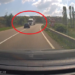 VIDEO cu momentul în care șoferul unei mașini cu numere de Ucraina a fost la un pas de a provoca o tragedie pentru că stătea pe telefon în timp ce conducea: „M-am rugat pentru tine!”