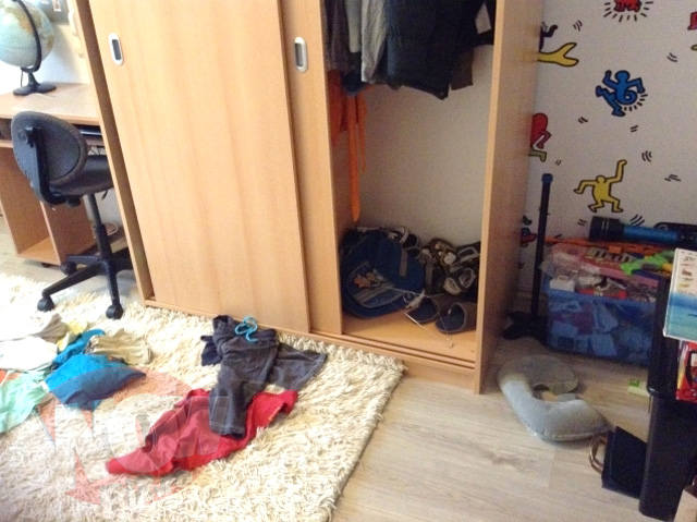 Dosar penal pe numele unui bărbat din Frasin ce a intrat în casa unui concetățean și i-a cotrobăit prin dulapuri căutând ceva de furat