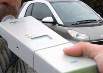 Tânăr cu alcoolemie de 1,23 mg/l alcool în aerul expirat, prins plimbându-se cu un Smart prin Vicovu de Jos