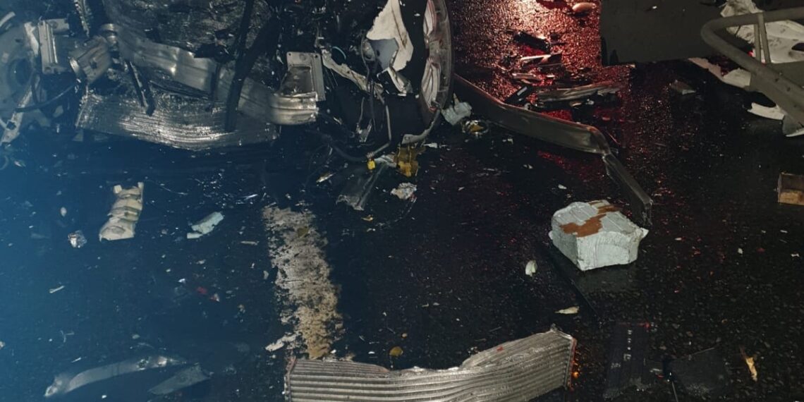 Accident rutier între un autoturism și un camion între localitățile Gura Humorului și Păltinoasa. Șoferul autoturismului a fost găsit în stare de inconștiență