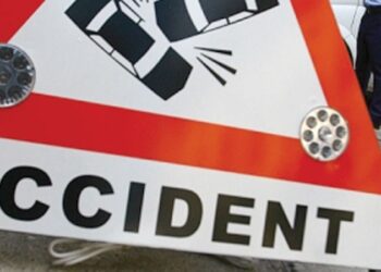Un bătrân de 84 de ani a provocat un accident rutier cu trei autoturisme, după a intrat în coliziune cu o mașină condusă pe un drum cu prioritate din Rădăuți