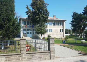 Primăria Salcea plătește circa 115.000 euro pentru reabilitarea Căminului Cultural din Plopeni și amenajarea trotuarului și curții interioare