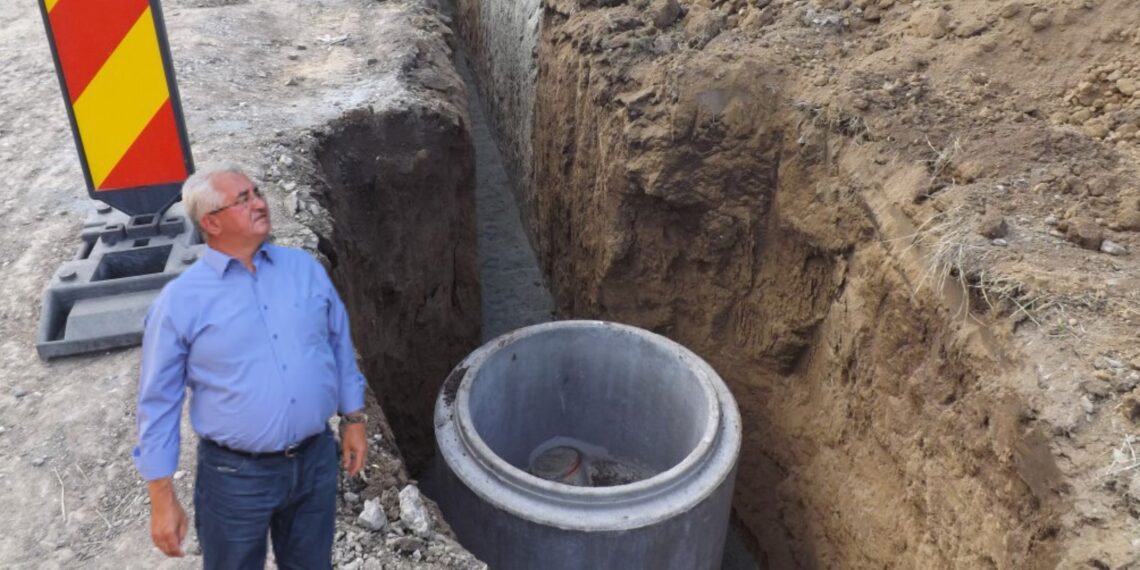 Lucrările la rețeaua de canalizare menajeră de pe strada Ștrandului pot începe din clipă-n clipă. Primăria Suceava a emis autorizația de construire în acest sens