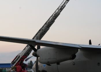 Pompierii suceveni au desfășurat miercuri un exercițiu de amploare pe pista Aeroportului Internațional ”Ștefan cel Mare” Suceava