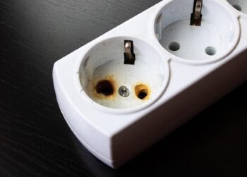 Adolescent de 15 ani, ajuns la spital după ce s-a electrocutat în timp ce încerca să își ajute bunica la treburile gospodărești