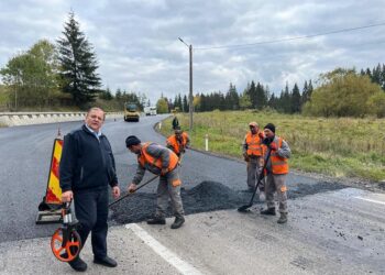 Președintele CJ Suceava anunță finalizarea modernizării ultimului tronson de drum de pe DN17, de la Podu Coșnei până la baza muntelui spre pasul Tihuța