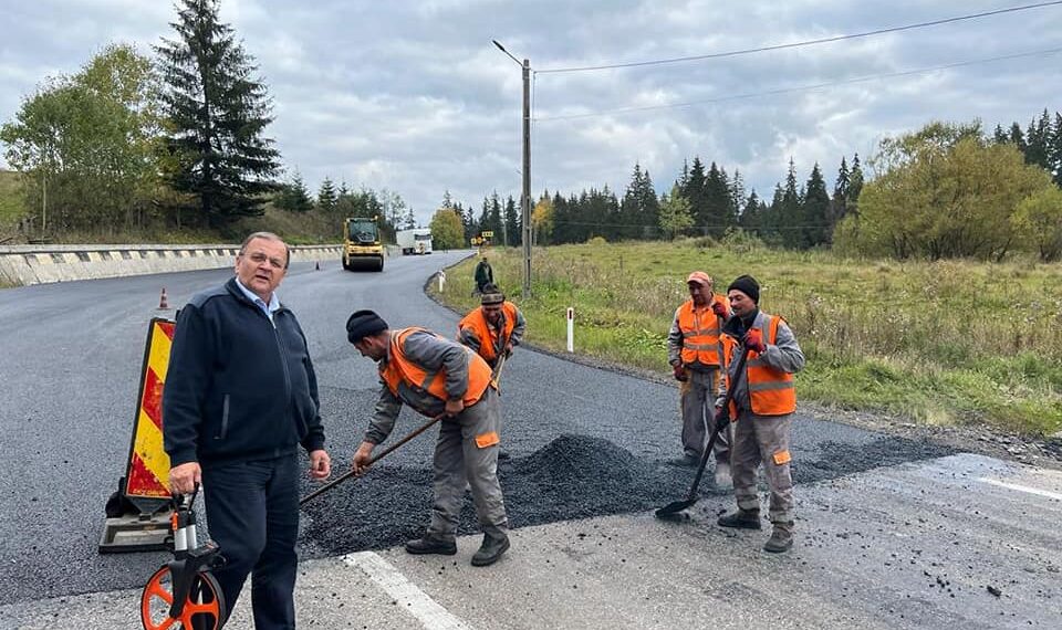 Președintele CJ Suceava anunță finalizarea modernizării ultimului tronson de drum de pe DN17, de la Podu Coșnei până la baza muntelui spre pasul Tihuța