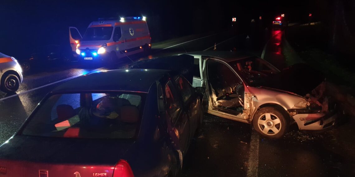 FOTO Accident rutier pe raza localității Păltinoasa. Trei persoane au fost rănite
