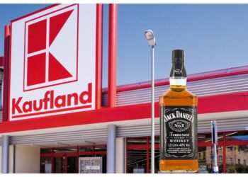 Un tânăr de 19 ani a încercat să fure o sticlă de Jack Daniel’s din magazinul Kaufland din municipiul Suceava