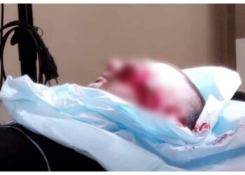 Fotografie cu polițistul pe care criminalul din Bosanci l-a atacat cu cuțitul după ce și-a înjunghiat bunicul