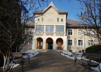 Primăria orașului Siret plătește peste 212.000 de euro pentru a cumpăra echipamente de protecție și dispozitive medicale pentru prevenirea și combatarea crizei sanitare COVID-19 în unitățile de învățământ preuniversitar din localitate