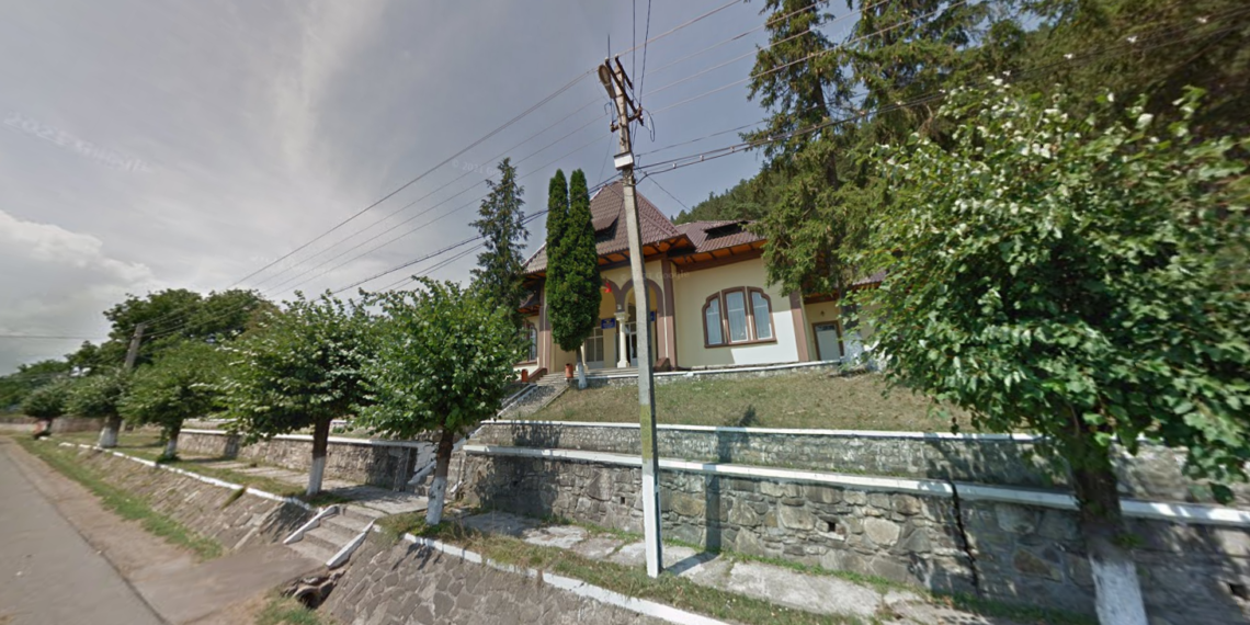 Firma cu probleme a unei milionare din Iași a primit peste 200.000 de euro pentru a moderniza iluminatul public stradal din comuna Slatina. Nicio altă firmă nu a participat la licitație