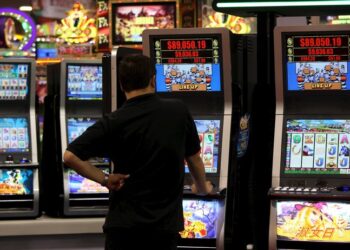 Un bărbat a sesizat lipsa telefonului după ce a consumat băuturi alcoolice pe terasa restaurantului Ramiro și s-a jucat la pacanelele sălii „Las Vegas” din Burdujeni