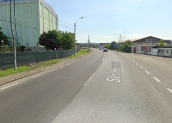 Un pieton a ajuns la spital, după ce o mașină l-a lovit pe strada din apropierea fabricii Bermas