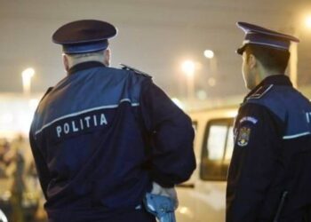 Un individ care a amenințat cu bătaia doi polițiști, familiile acestora și mai mulți medici a primit o amendă penală de 5.580 de lei