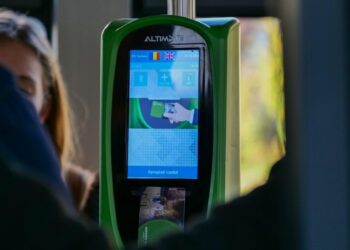 Încasările la TPL Suceava au crescut cu peste 40% de la punerea în funcțiune a sistemului E-ticketing. Primarul a evitat să răspundă concret dacă taxatoarele nu vindeau bilete călătorilor