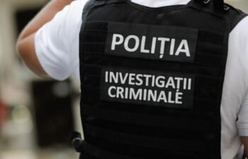 Polițiștii de la Birou Investigații Criminale Fălticeni i-au încurcat socotelile unui bărbat care avea patru cartușe cu țigări de contrabandă într-o sacoșă de rafie, în Piața Agroalimentară Fălticeni