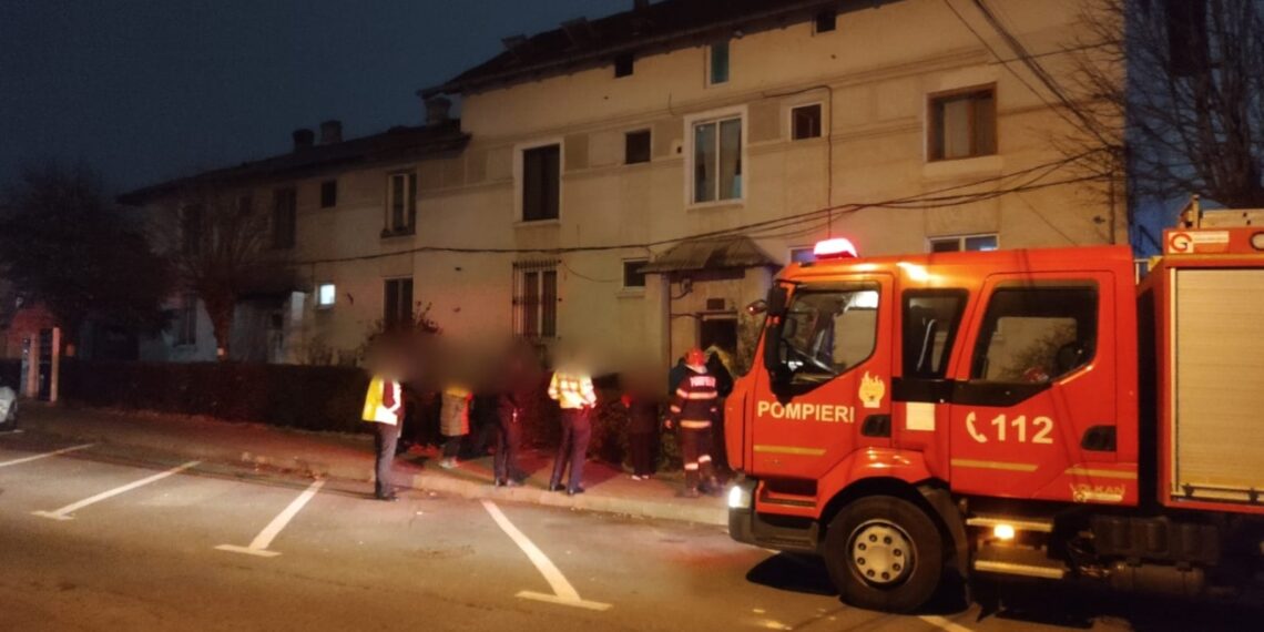 Incendiu la apartamentul unui bloc din Fălticeni. O femeie a suferit un atac de panică