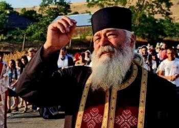 Calistrat Chifan, preotul bătăuș, a fost alungat de la Mănăstirea Dragomirna de către ÎPS Pimen din cauza dezbinării și vrajbei provocate: ”A bătut un cal până l-a ucis”