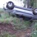 Un echipaj de poliție a găsit un autoturism răsturnat pe cupolă în afara unui drum de pe raza comunei Vatra Moldoviței. Șoferul matol se odihnea în mașină