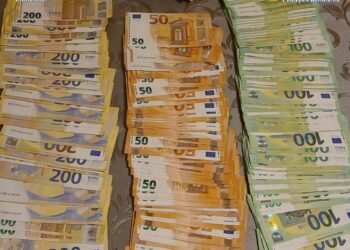 15 persoane au fost reținute după perchezițiile efectuate la clanul Corduneanu. O vilă în valoare de circa 200.000 de euro a fost pusă sub sechestru