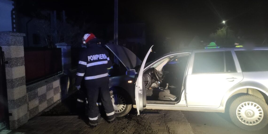 FOTO Accident mortal pe raza localității Bogdănești. Un bărbat de 37 de ani a decedat după ce autoturismul în care se afla s-a izbit într-un cap de pod